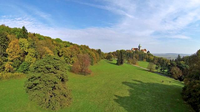 Park pri Smolenickom zámku